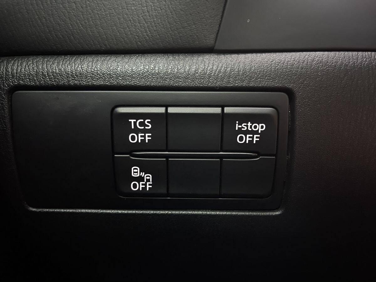 Mazda CX-4 2023 - фото автомобиля