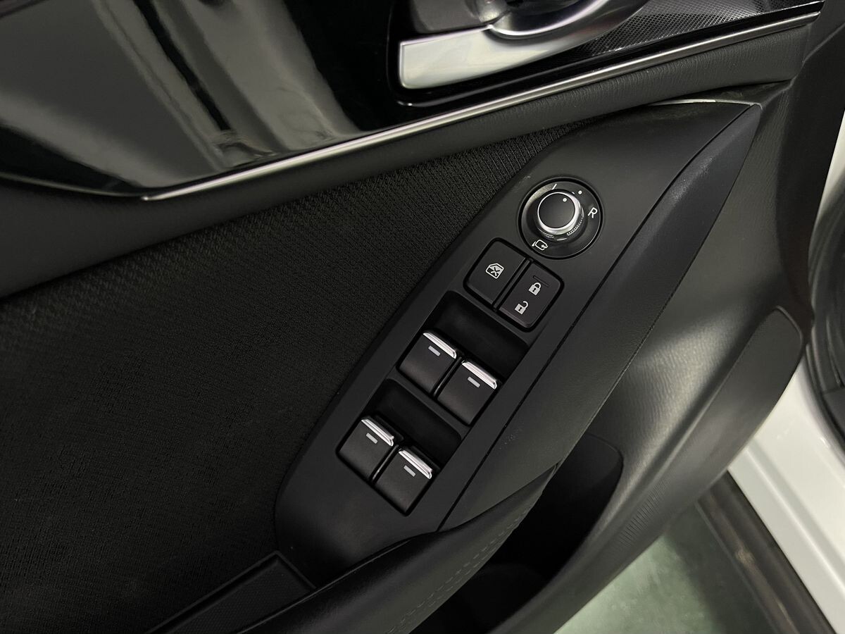 Mazda CX-4 2023 - фото автомобиля