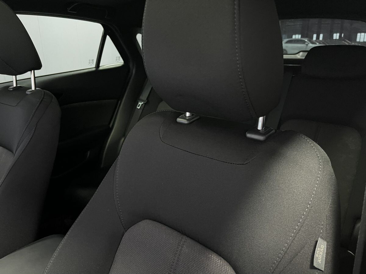 Mazda CX-4 2023 - фото автомобиля