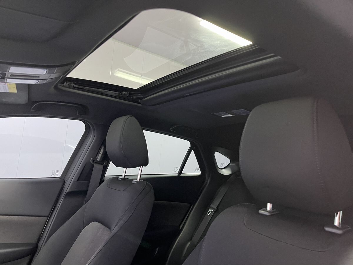 Mazda CX-4 2023 - фото автомобиля