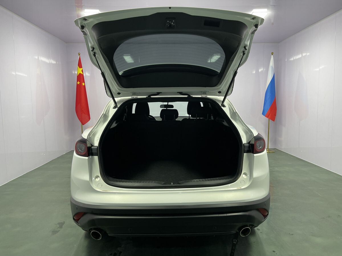 Mazda CX-4 2023 - фото автомобиля