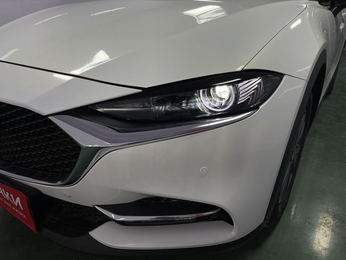 Mazda CX-4 2023 - фото автомобиля