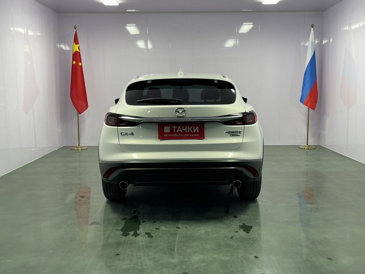 Mazda CX-4 2023 - фото автомобиля