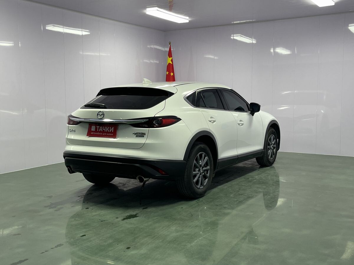Mazda CX-4 2023 - фото автомобиля