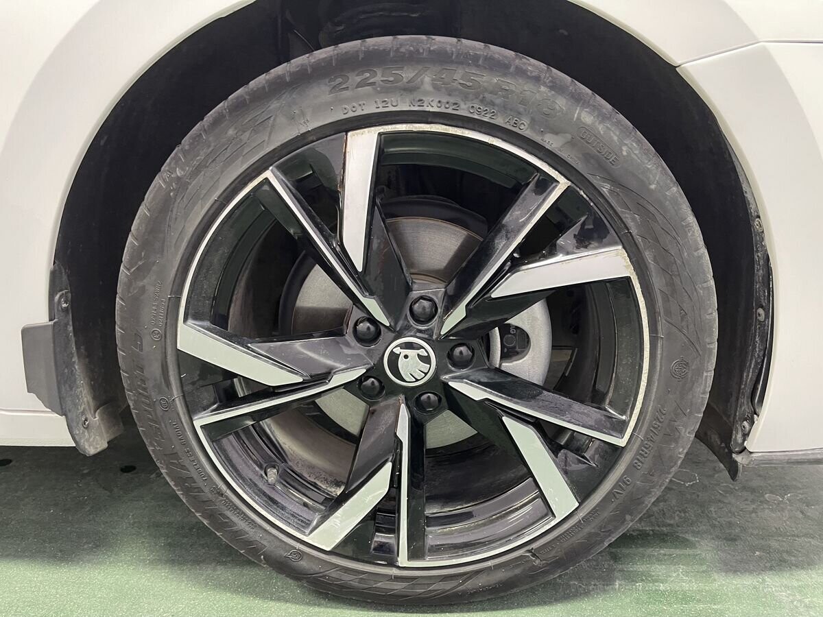 Skoda Octavia 2022 - фото автомобиля