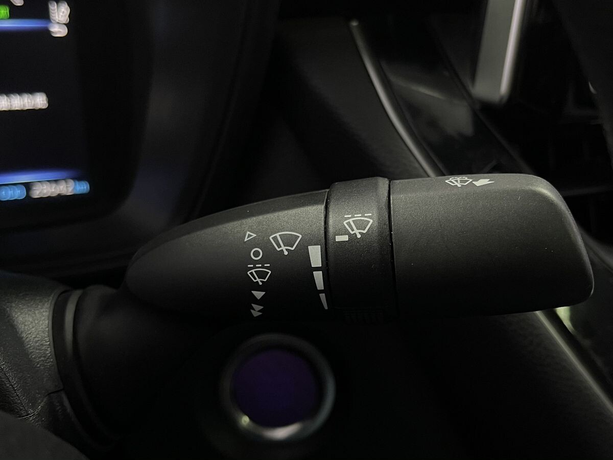 Toyota Corolla 2022 - фото автомобиля