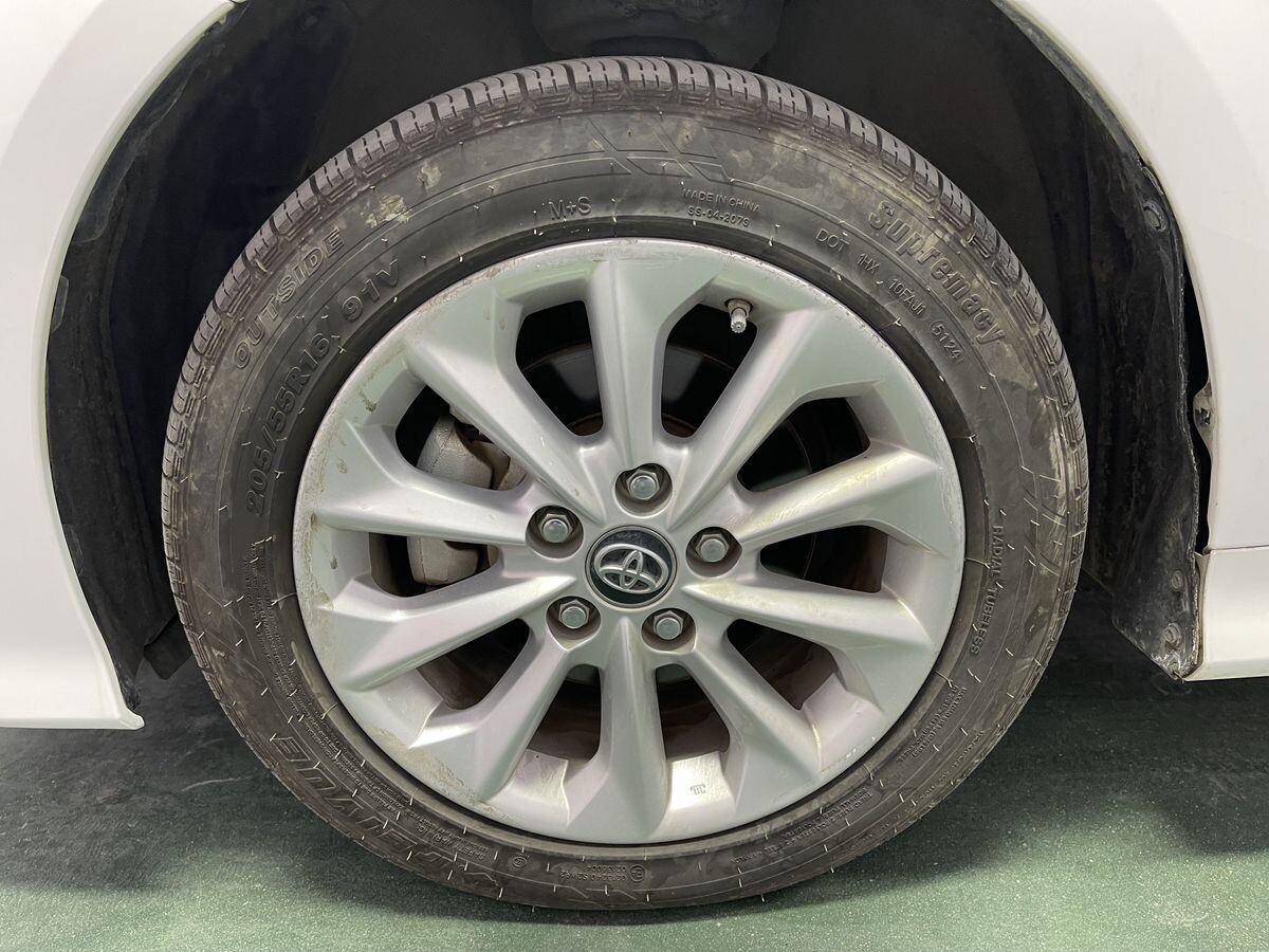 Toyota Corolla 2022 - фото автомобиля