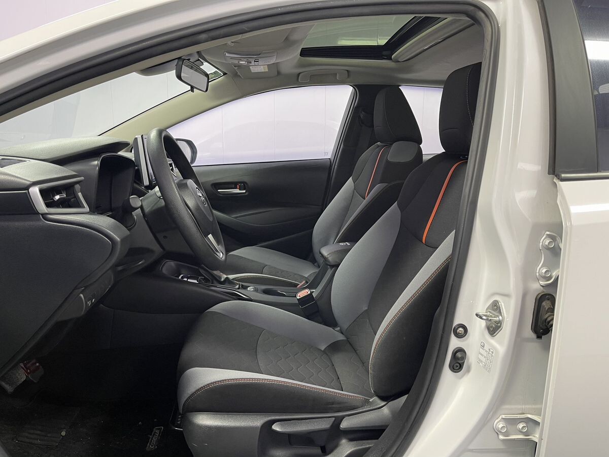 Toyota Corolla 2022 - фото автомобиля