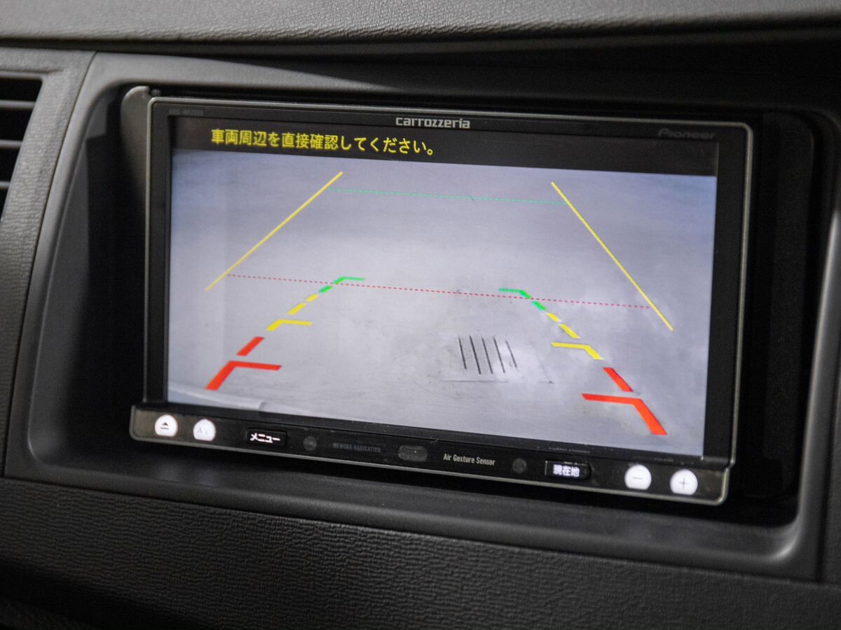 Toyota Isis 2013 - фото автомобиля