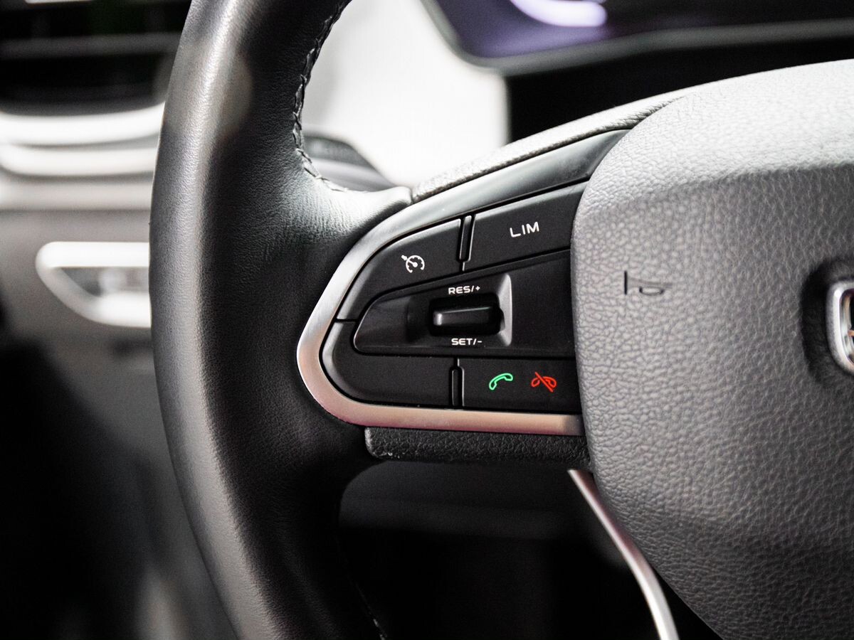 Geely Coolray 2021 - фото автомобиля