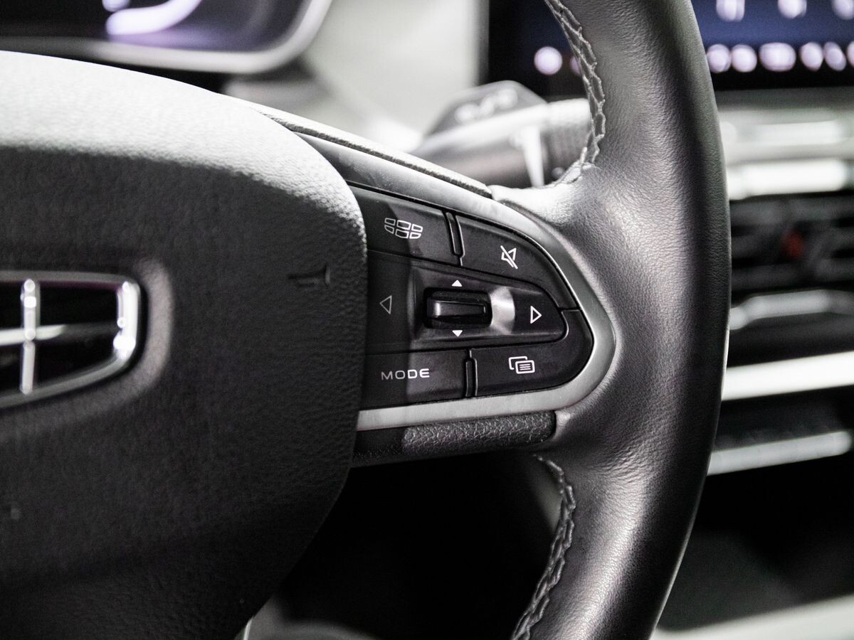 Geely Coolray 2021 - фото автомобиля