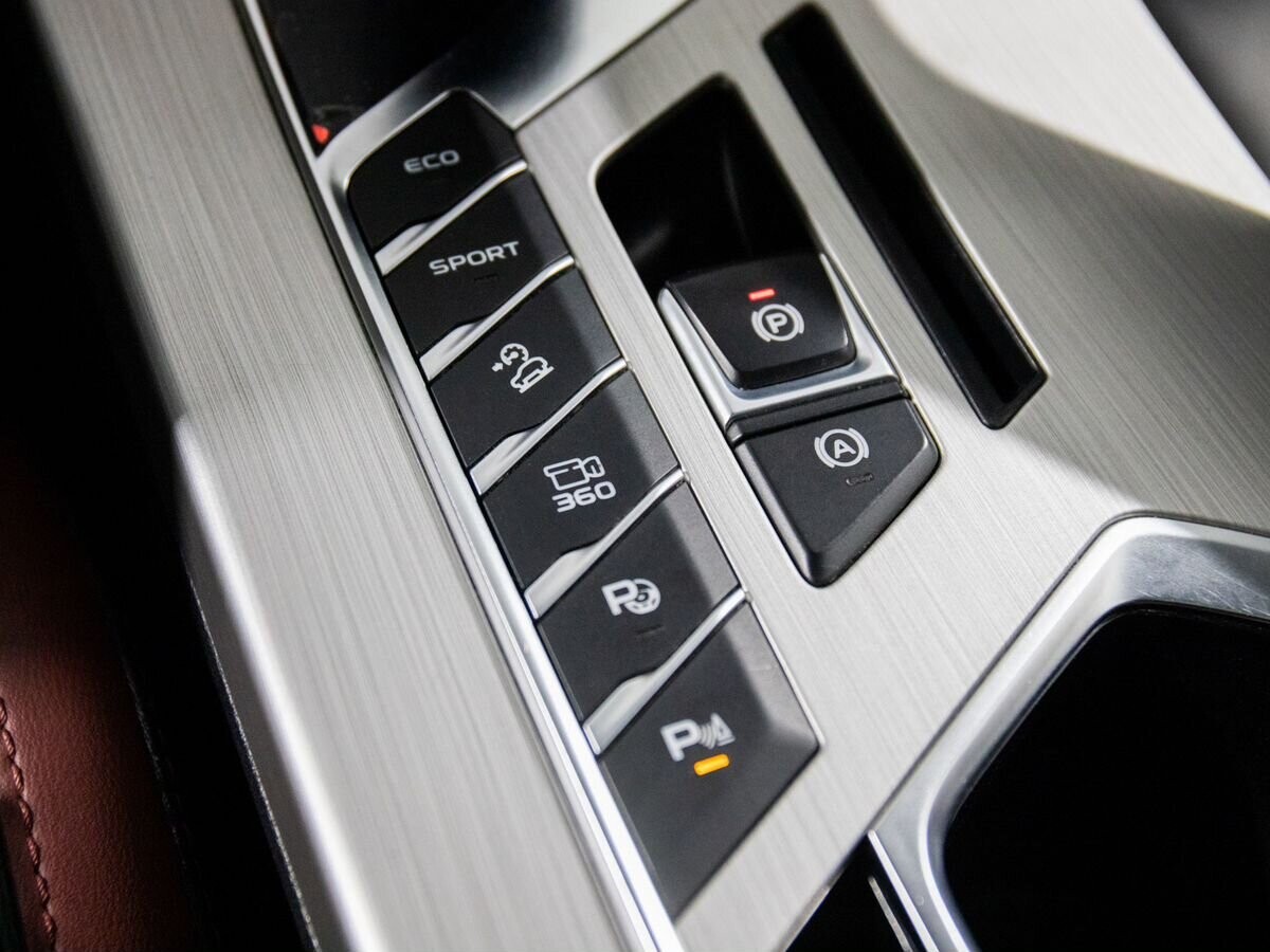 Geely Coolray 2021 - фото автомобиля