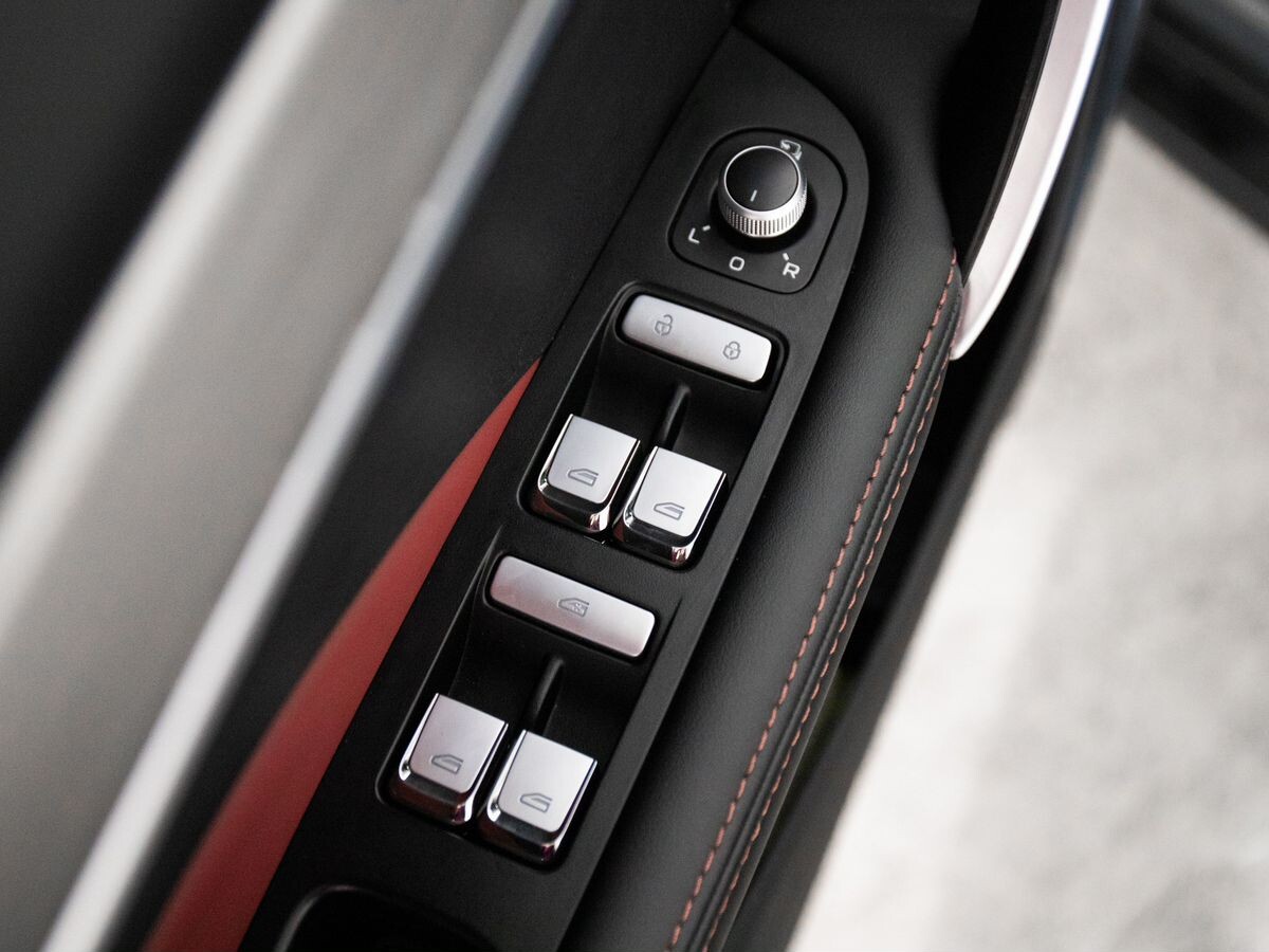 Geely Coolray 2021 - фото автомобиля