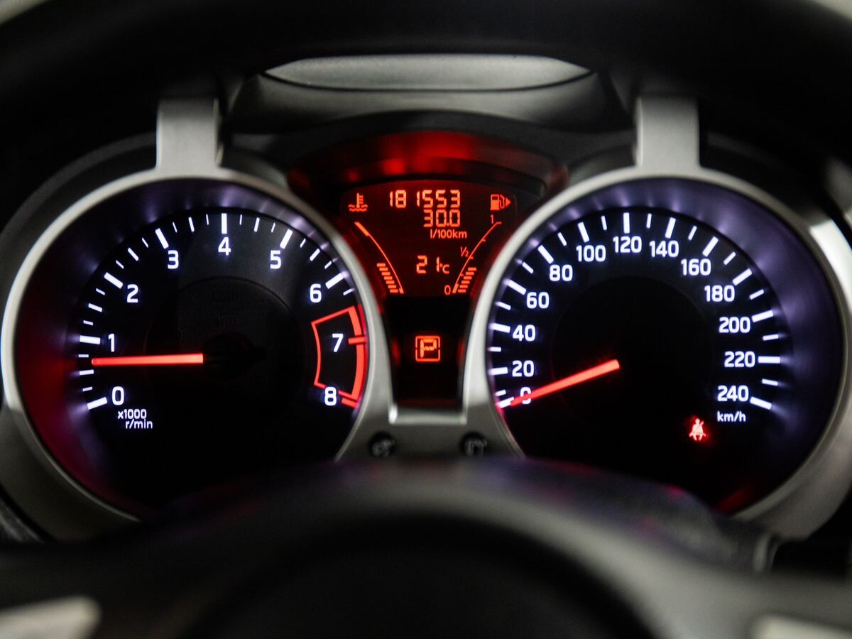 Nissan Juke 2011 - фото автомобиля