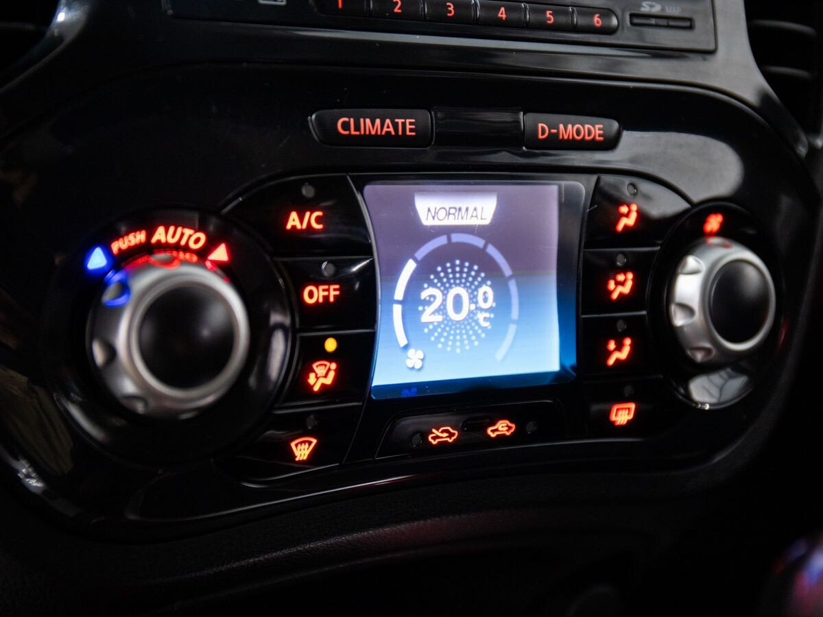 Nissan Juke 2011 - фото автомобиля