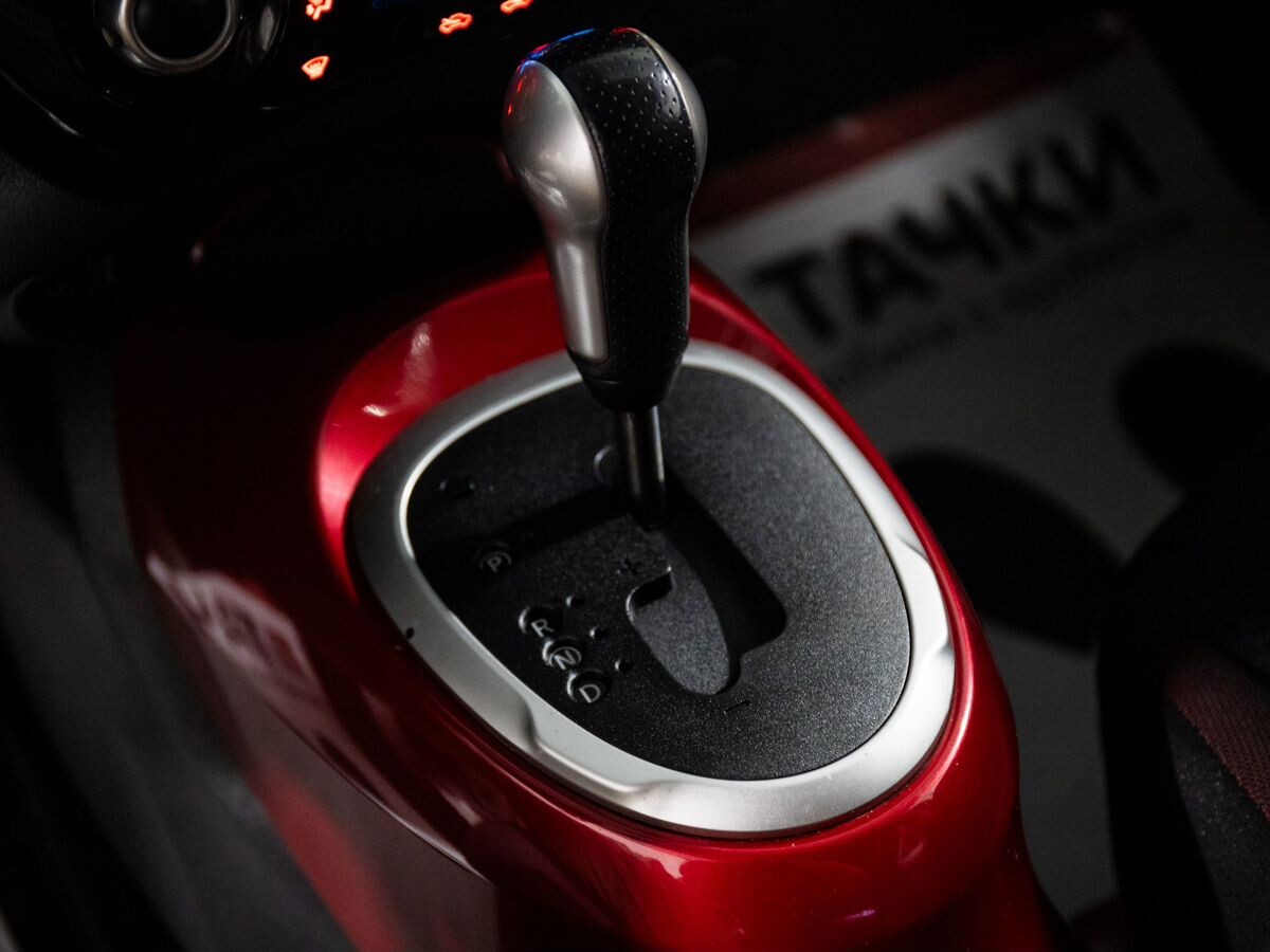 Nissan Juke 2011 - фото автомобиля