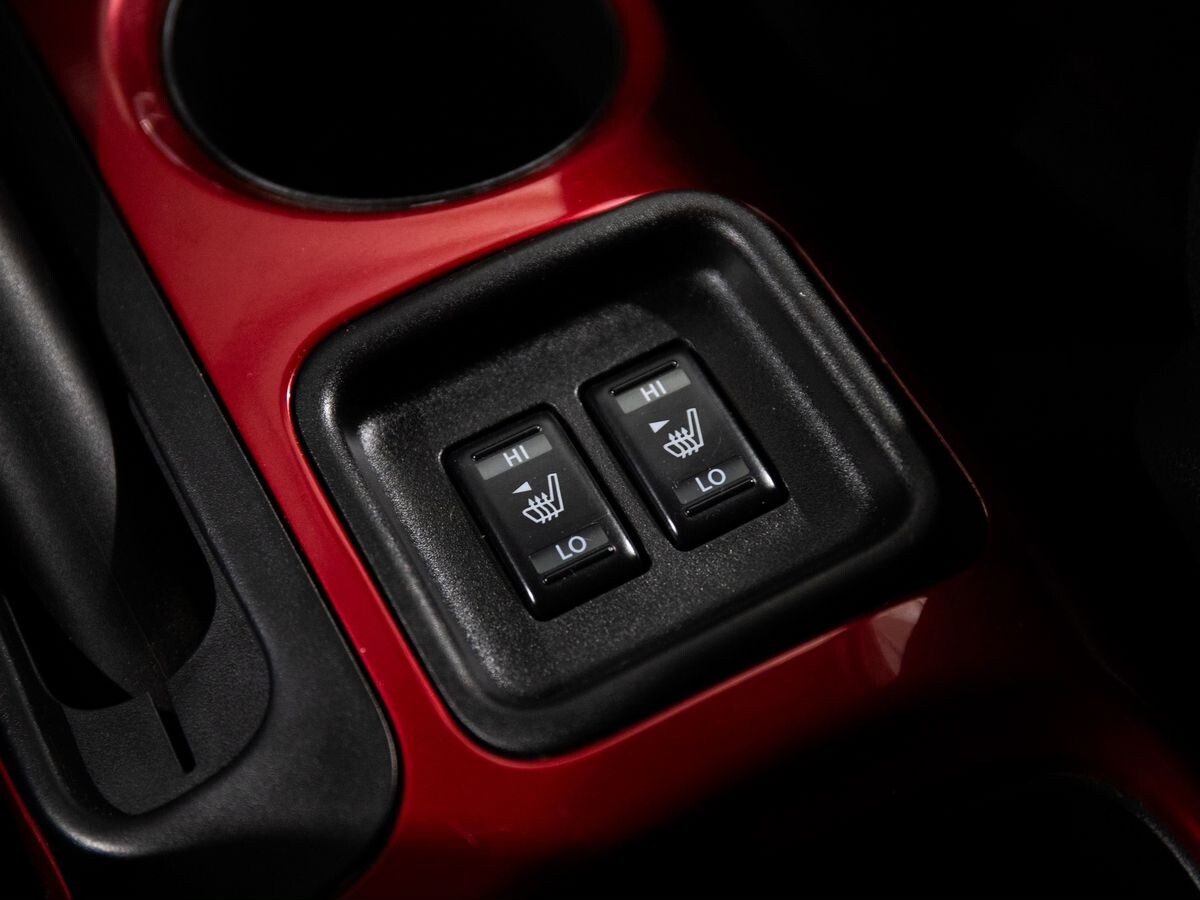 Nissan Juke 2011 - фото автомобиля