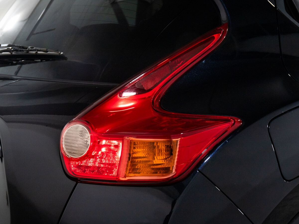 Nissan Juke 2011 - фото автомобиля