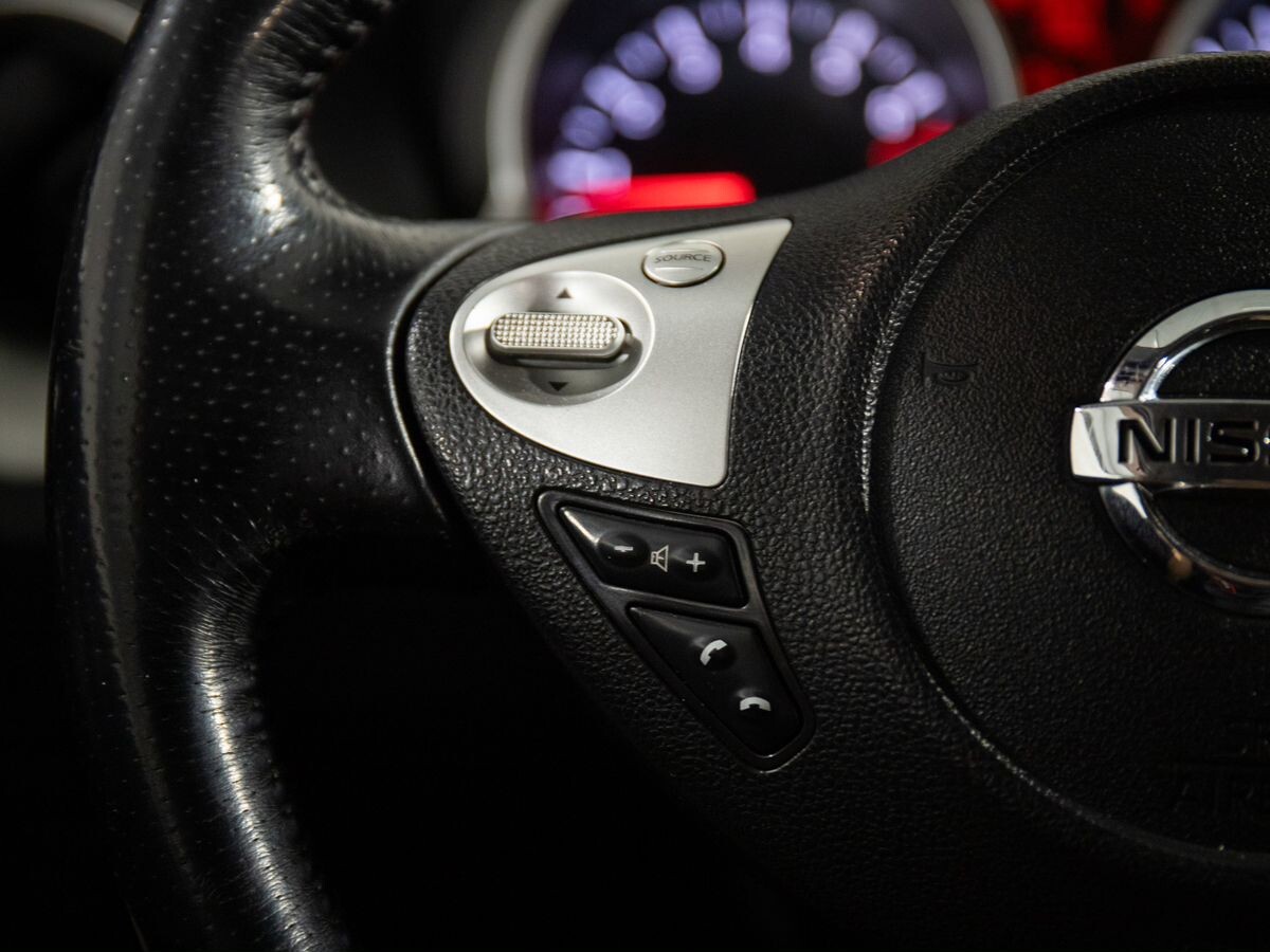 Nissan Juke 2011 - фото автомобиля