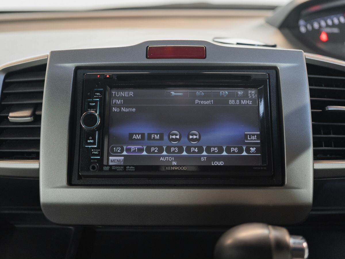 Honda Freed 2010 - фото автомобиля