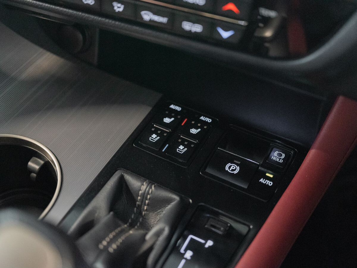 Lexus RX200t 2016 - фото автомобиля