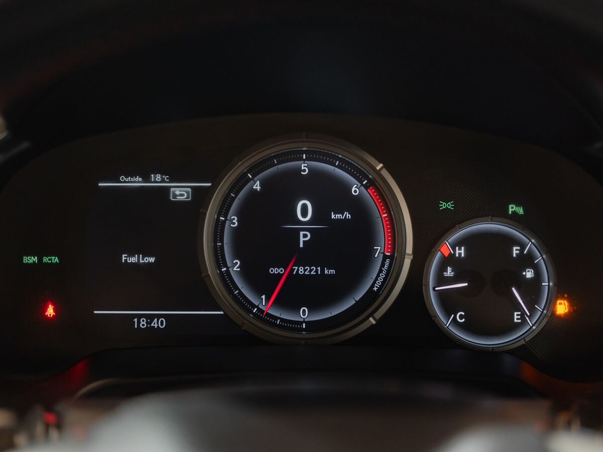 Lexus RX200t 2016 - фото автомобиля