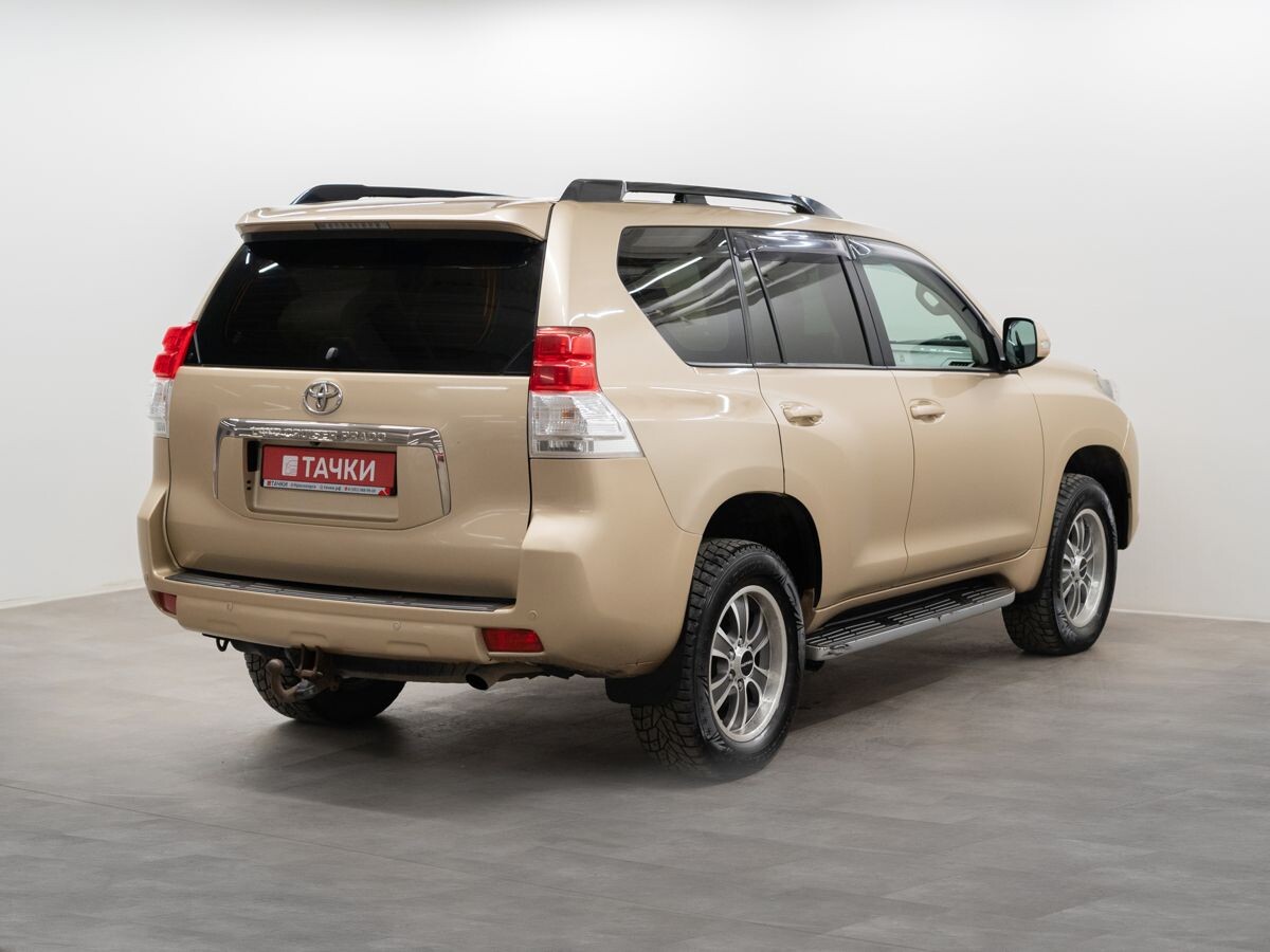 Toyota Land Cruiser Prado 2010 - фото автомобиля