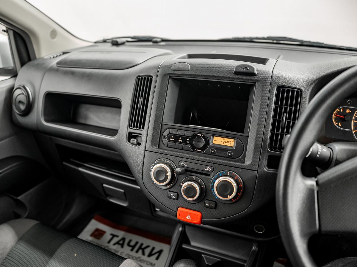 Nissan AD 2020 - фото автомобиля