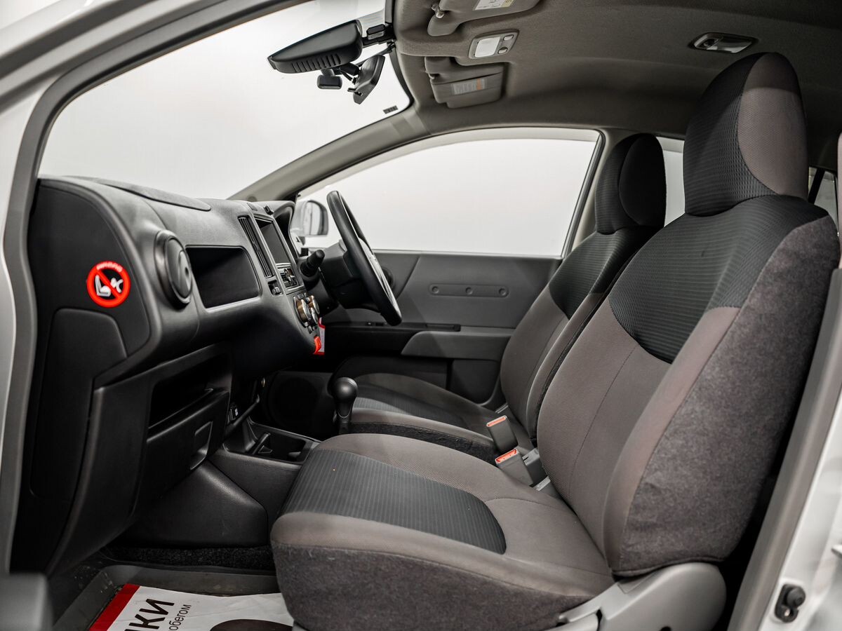 Nissan AD 2020 - фото автомобиля