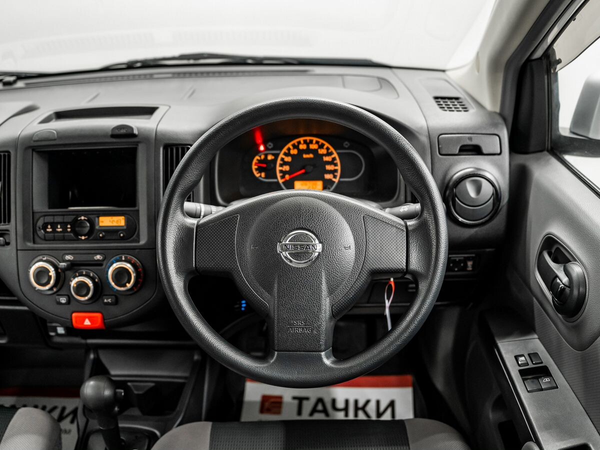 Nissan AD 2020 - фото автомобиля