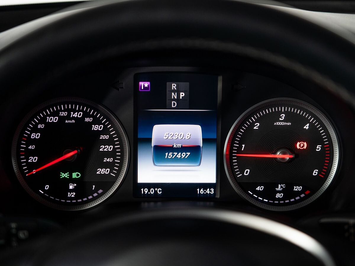 Mercedes-Benz GLC 2016 - фото автомобиля