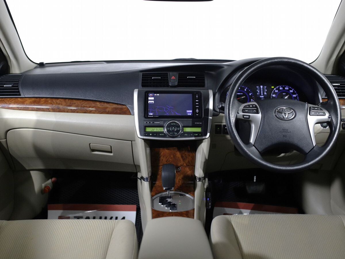 Toyota Premio 2014 - фото автомобиля