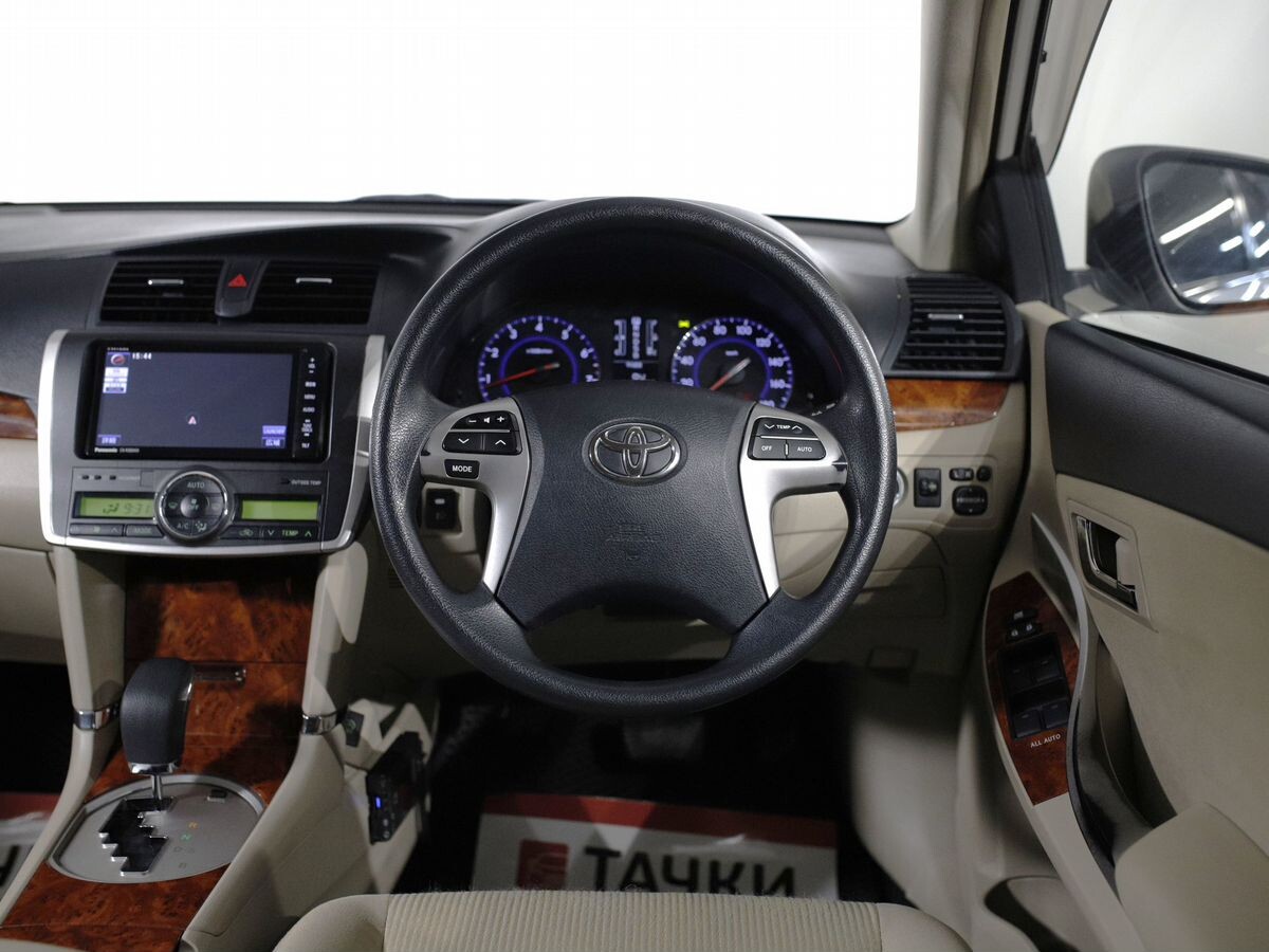 Toyota Premio 2014 - фото автомобиля