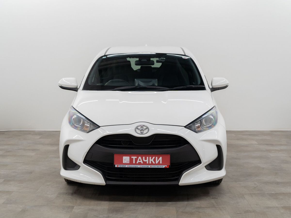 Toyota Yaris 2021 - фото автомобиля