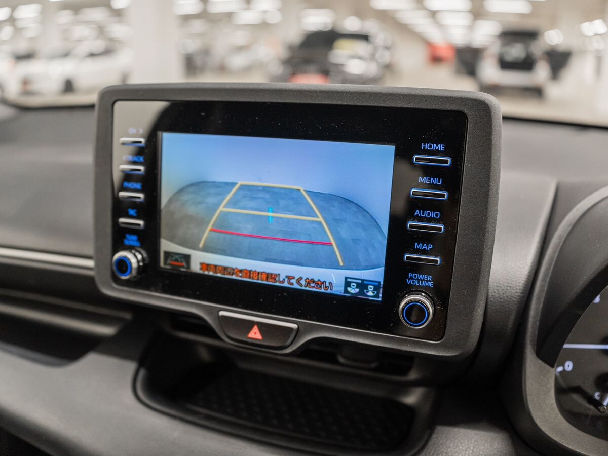 Toyota Yaris 2021 - фото автомобиля