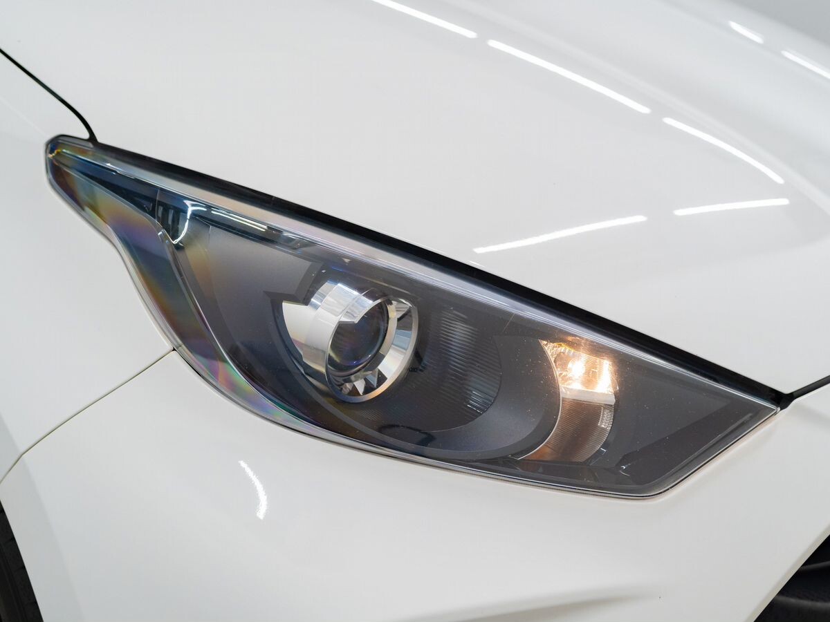 Toyota Yaris 2021 - фото автомобиля