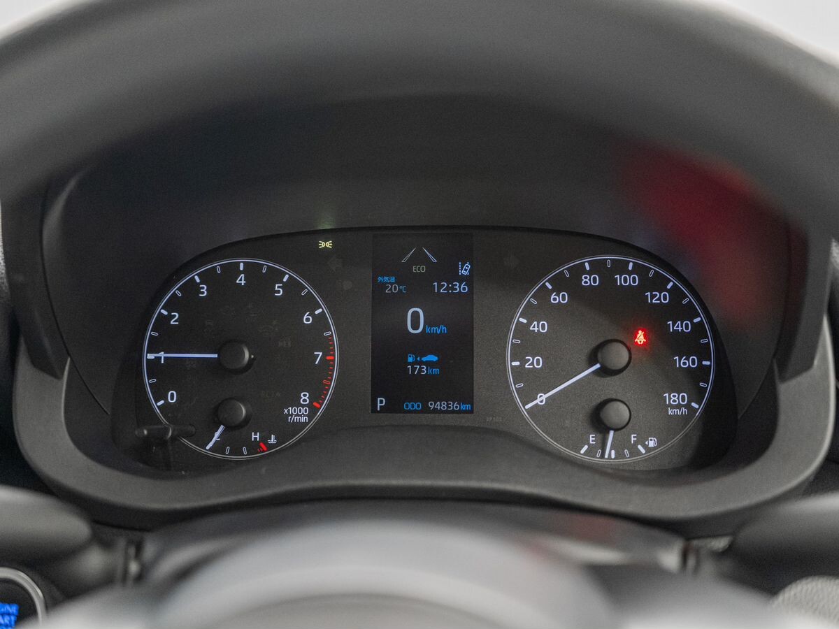 Toyota Yaris 2021 - фото автомобиля