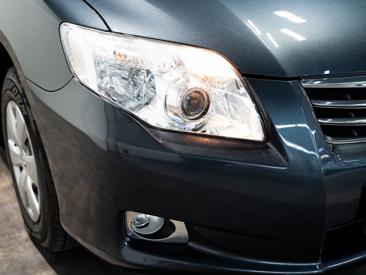 Toyota Corolla 2010 - фото автомобиля