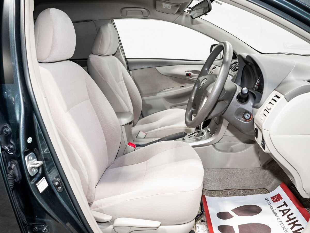 Toyota Corolla 2010 - фото автомобиля