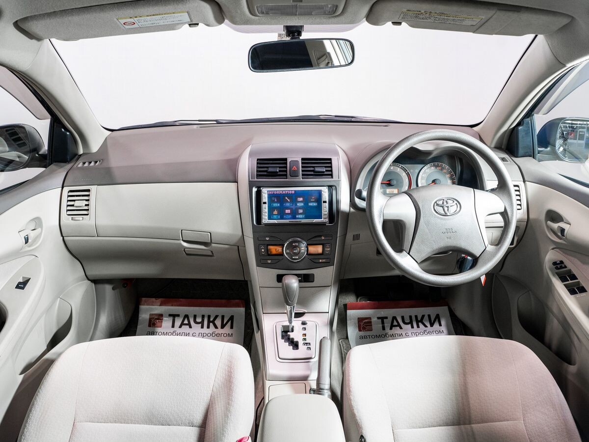 Toyota Corolla 2010 - фото автомобиля