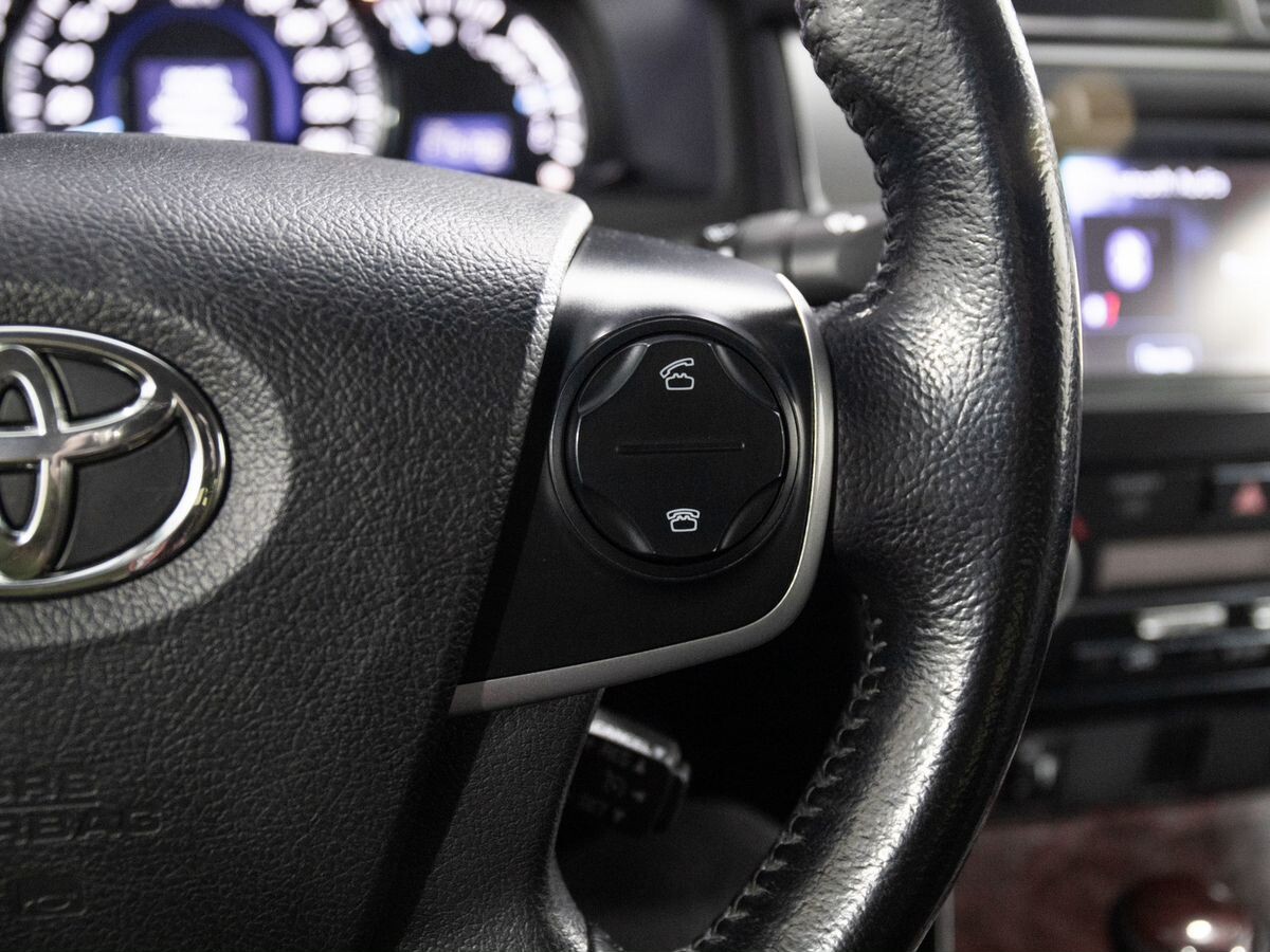 Toyota Camry 2014 - фото автомобиля