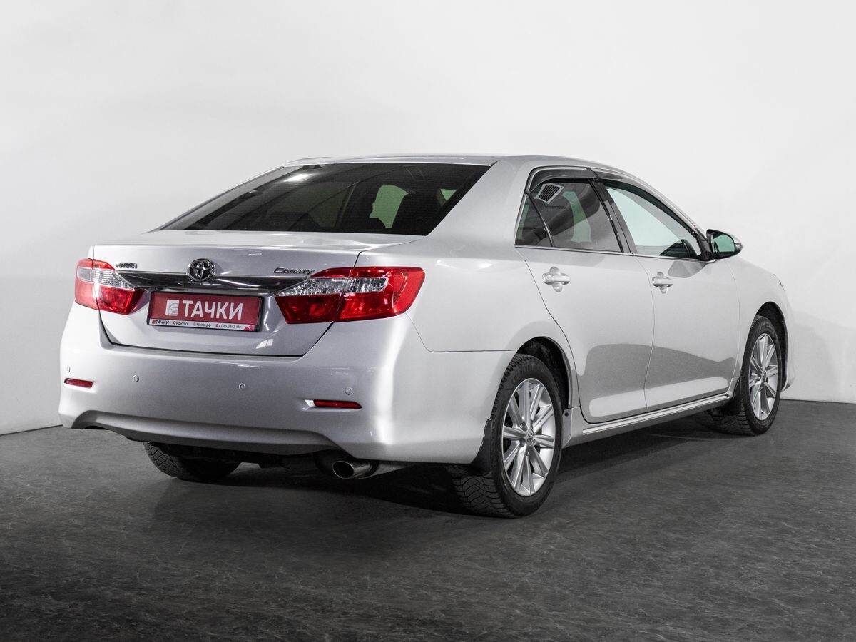 Toyota Camry 2014 - фото автомобиля