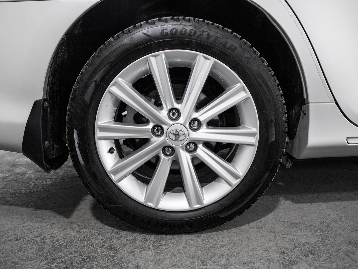 Toyota Camry 2014 - фото автомобиля