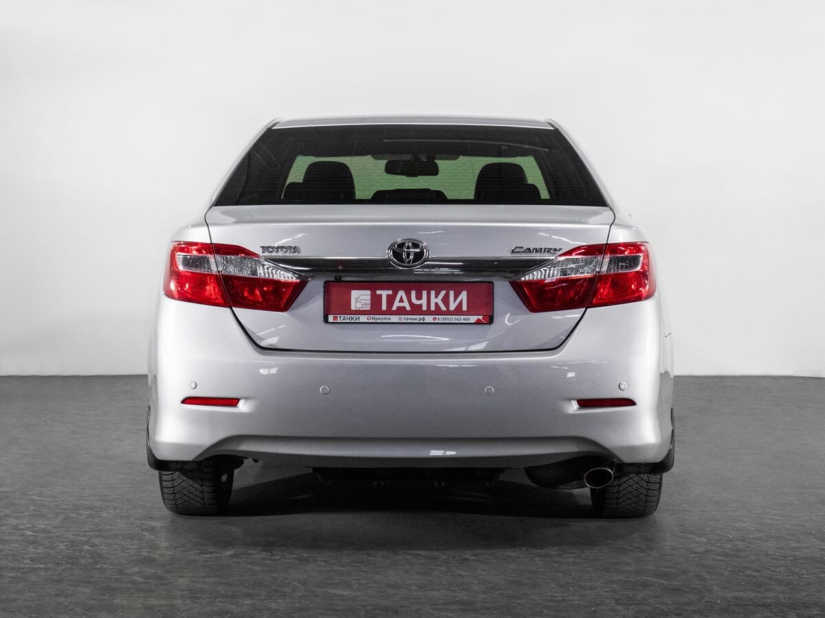 Toyota Camry 2014 - фото автомобиля