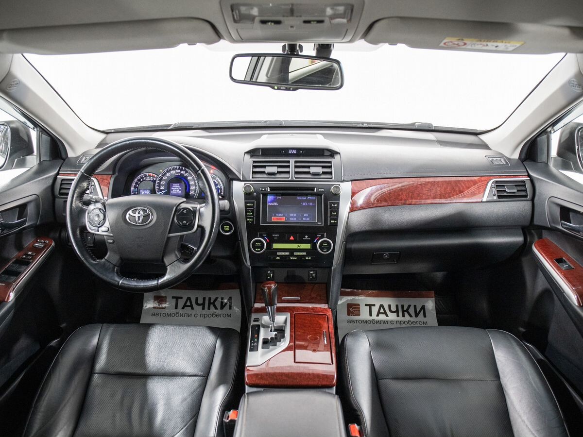Toyota Camry 2014 - фото автомобиля