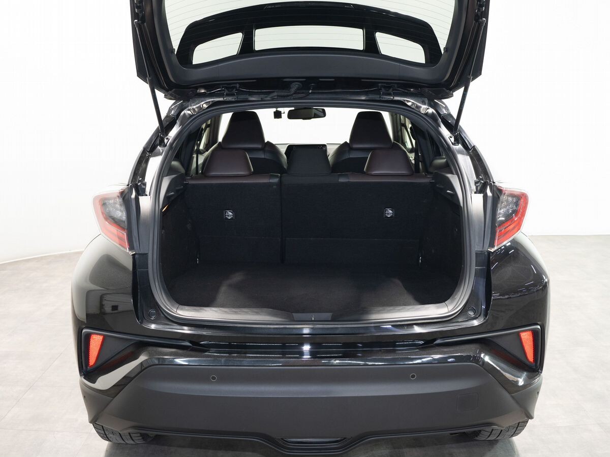 Toyota C-HR 2018 - фото автомобиля