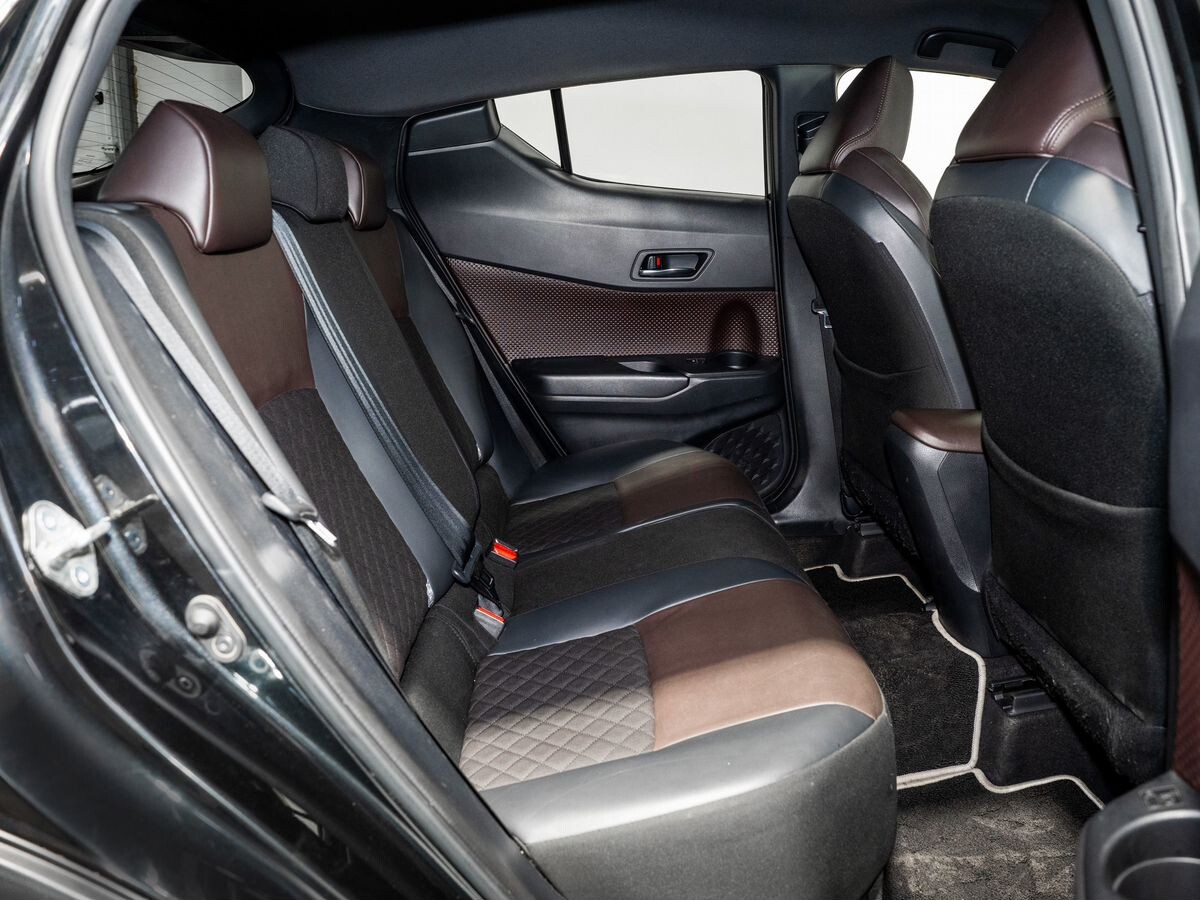 Toyota C-HR 2018 - фото автомобиля