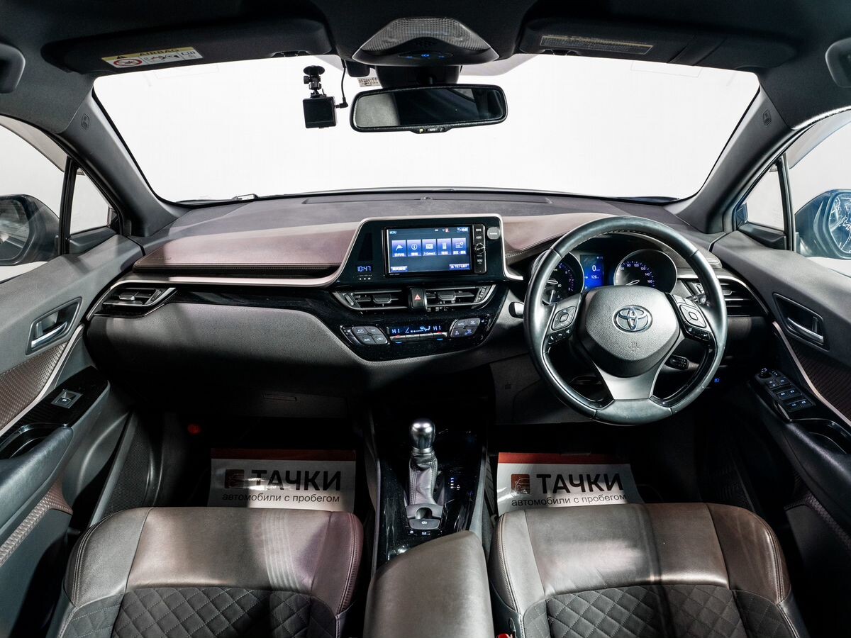 Toyota C-HR 2018 - фото автомобиля