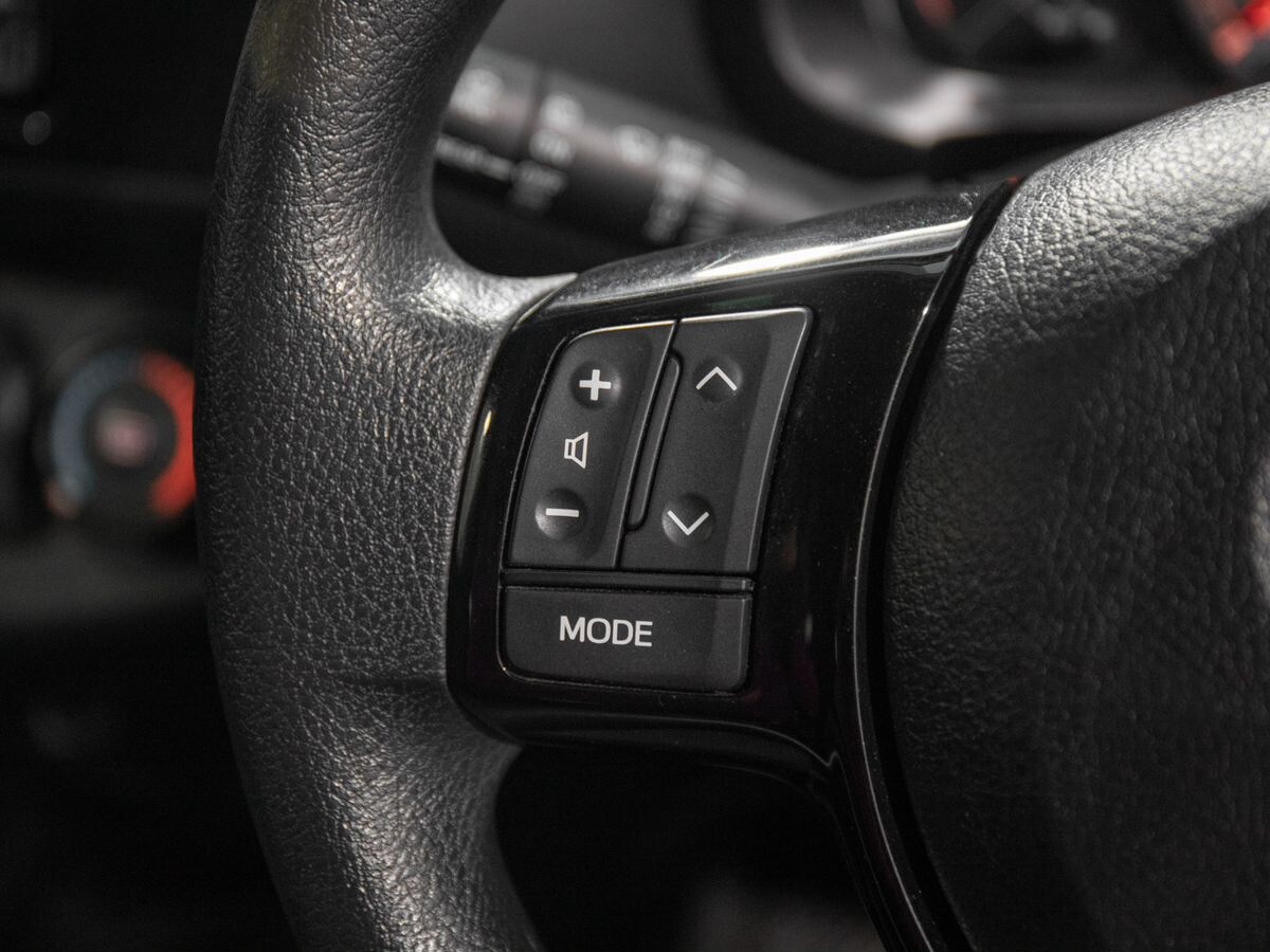 Toyota Vitz 2018 - фото автомобиля