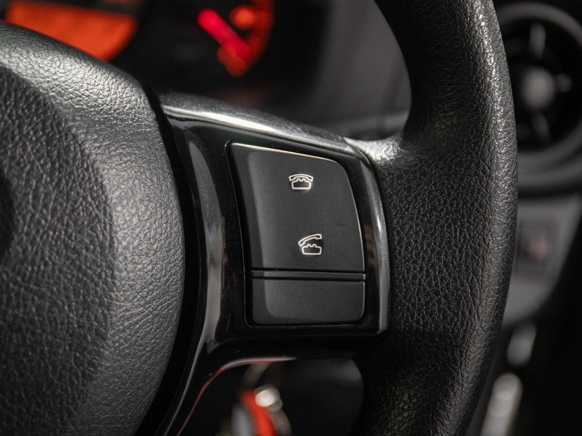 Toyota Vitz 2018 - фото автомобиля